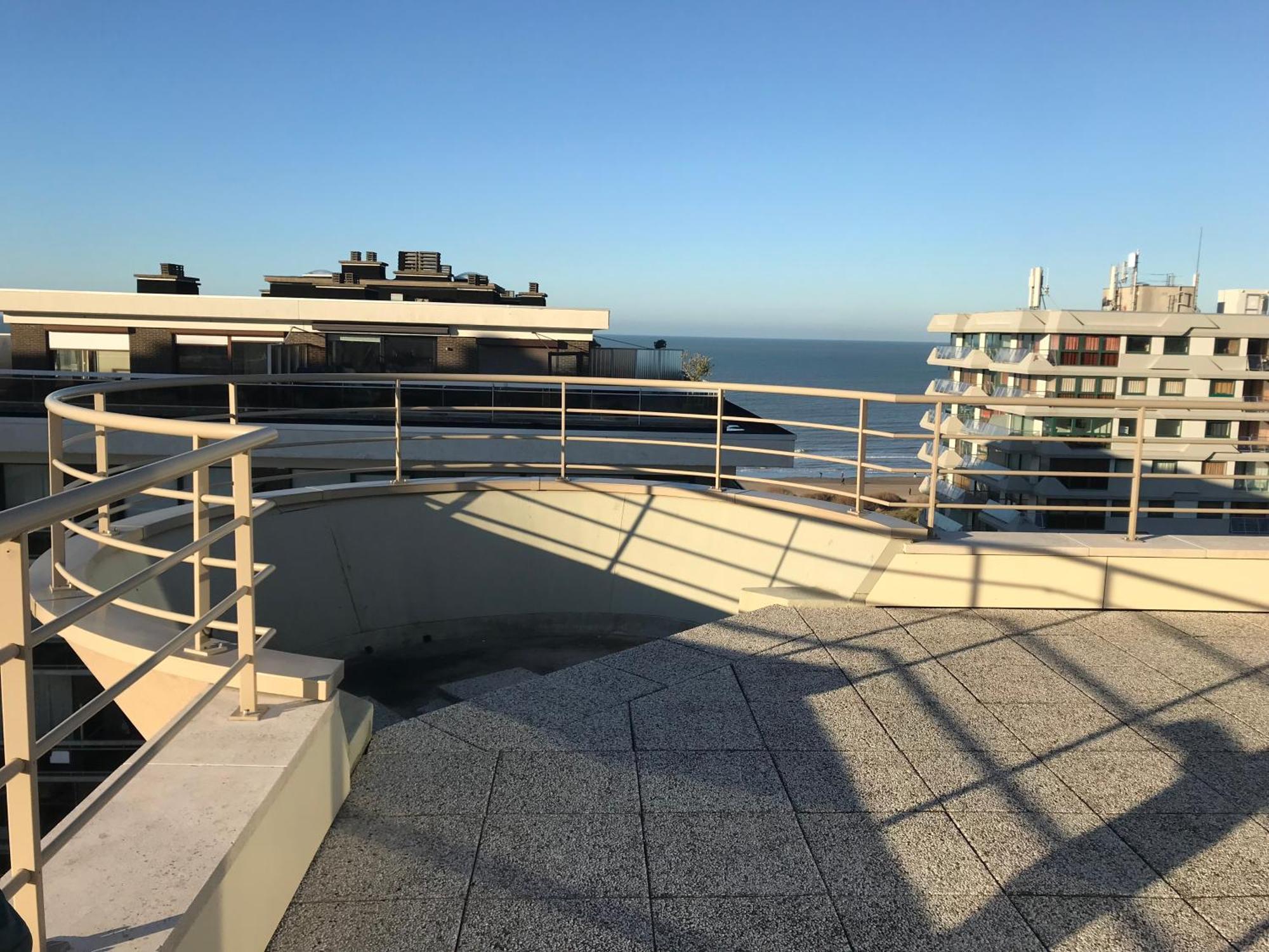 Duplex Penthouse Super Zeezicht Apartment De Panne Bagian luar foto